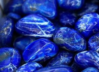 Синие камни и их влияние на человека Какому знаку зодиака подходит синий камень